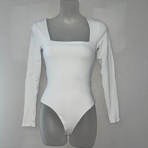 Elegant Abercombie & fitch White Long Sleeve Bodysuit